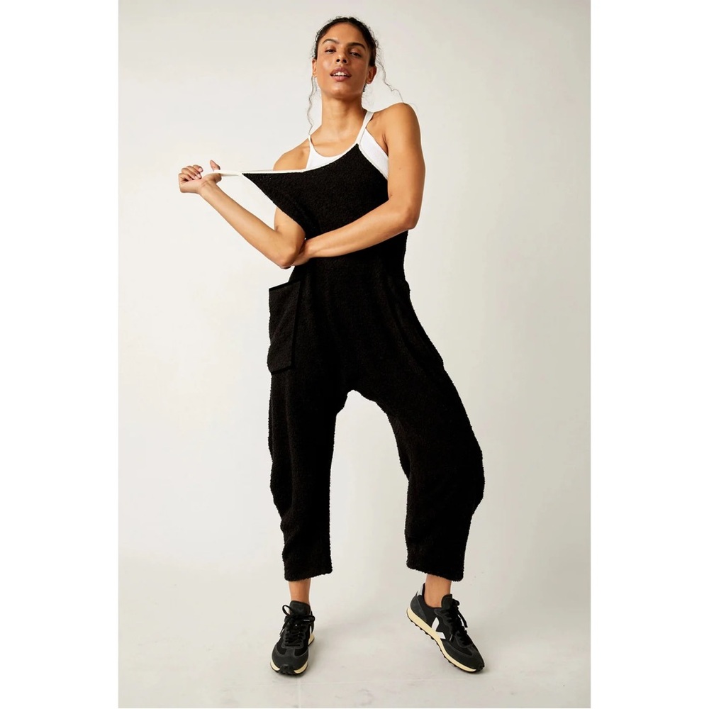 EUC FREE PEOPLE Movement Hot Shot Cuddle Up Onesie * Medium * Black